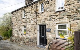 Pen-Y-Bryn Cottage